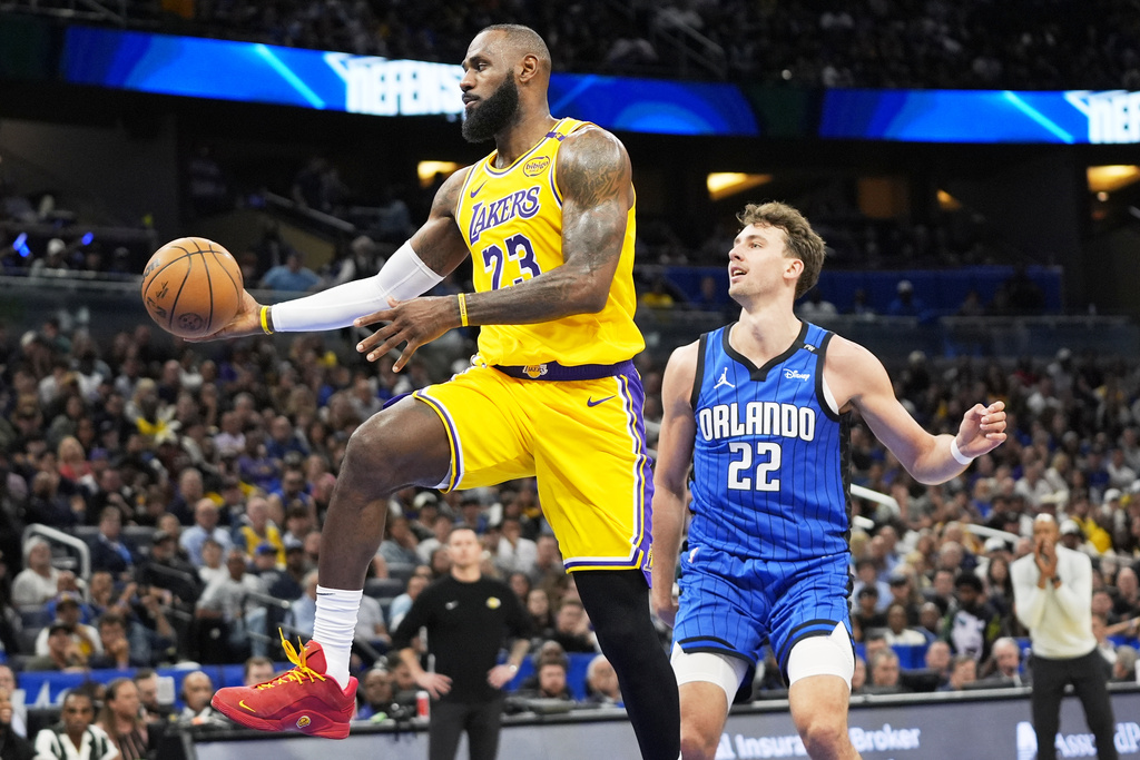 NBA(影)／同樣都是穿23號的超級巨星!　詹皇和「籃球之神」的交情到底如何呢?