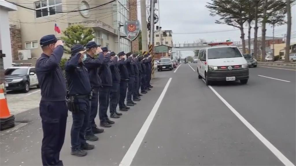 回家了！29歲彰化警下班途中遭毒蟲追撞亡　同仁列隊淚別：一路好走