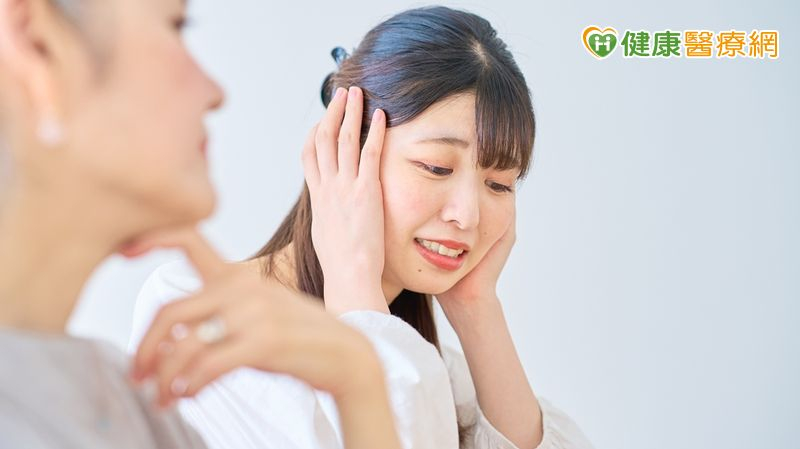 長輩問薪水、催婚壓力大?醫揭「過年症候群」主因