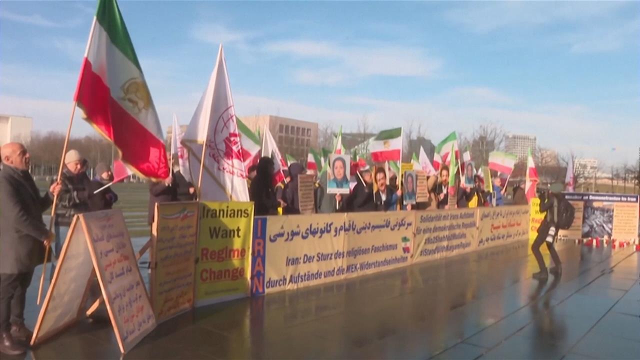 美國航母林肯號正前往中東　川普仍準備對伊朗動武？