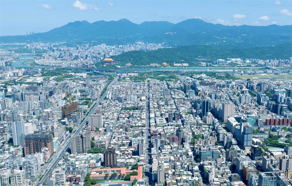 賴正鎰:房市冷暖交錯 估下半年呈現「量縮、價分歧」的格局