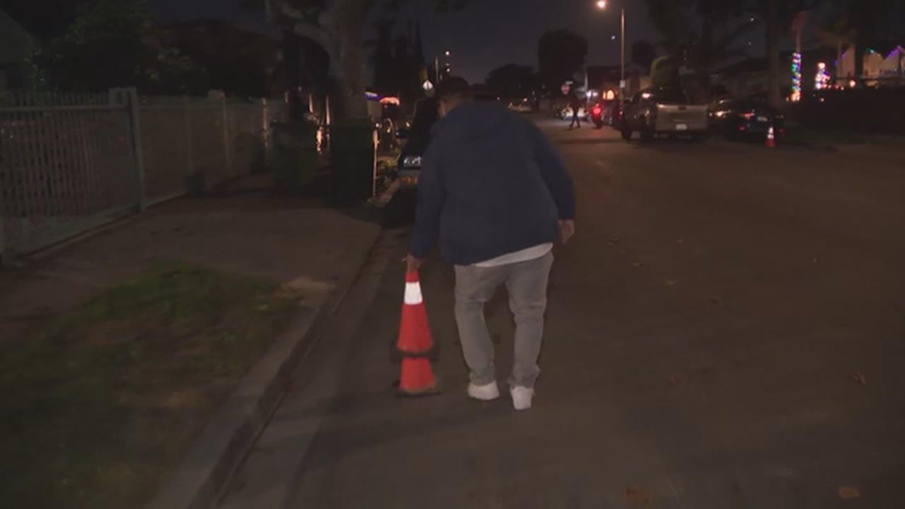 洛杉磯居民三角錐占車位 義警夜間巡邏清除維護公共空間