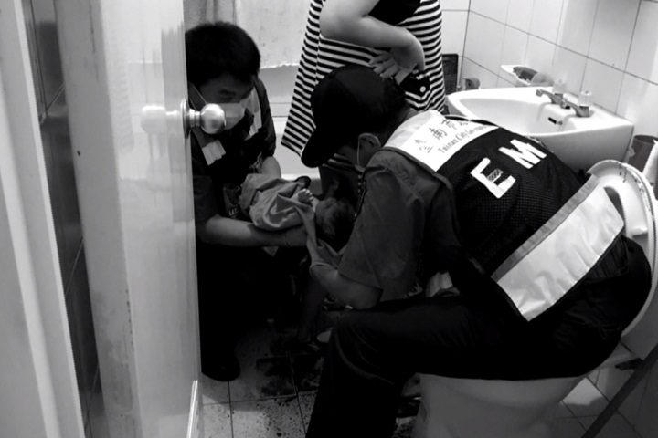 驚！孕婦上廁所... 孩子就生了下來