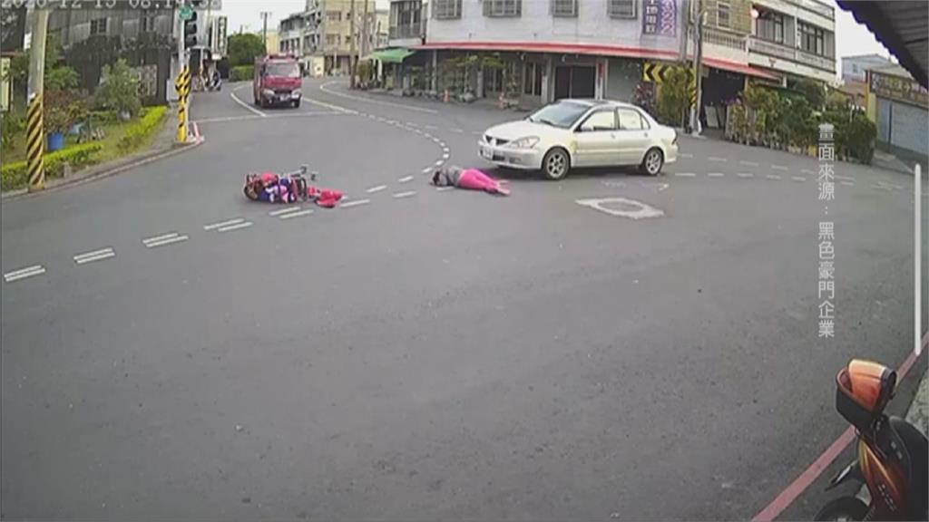 闖紅燈？阿嬤帶7月大孫女過馬路嬰兒車遭撞飛5米遠 僅皮肉傷