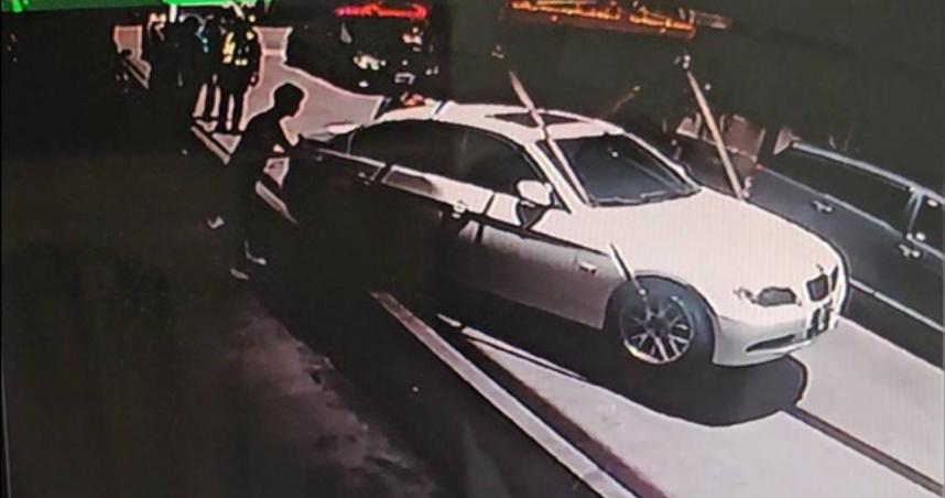 強盜法務車1／舊換新爆騙局告吹　車商扣證件辦過戶還拖車