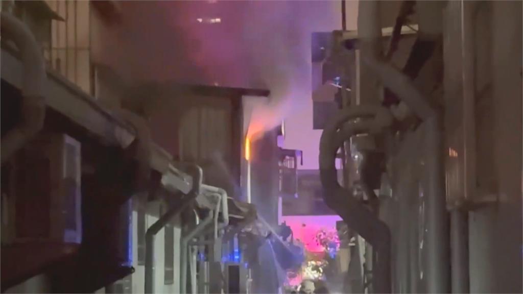 高雄公寓深夜火警　「2樓竄火煙」父子受困雙雙身亡