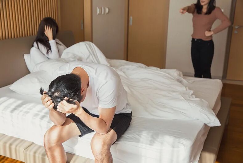 人妻返家驚見丈夫帶狐狸精　浴室「一袋保險套」成偷情鐵證