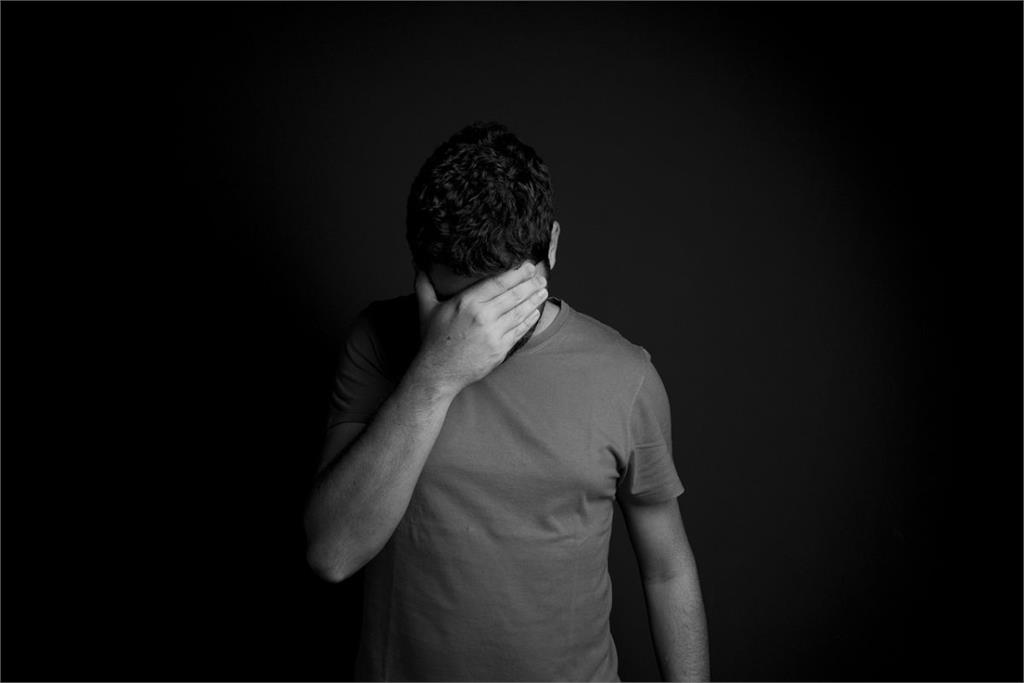 吃碗粿遇惡煞！被逼自慰「打滿1整杯」