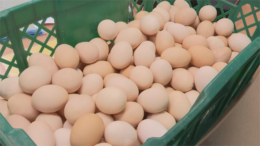 蛋農成功接回斷指 數箱雞蛋送醫護報恩