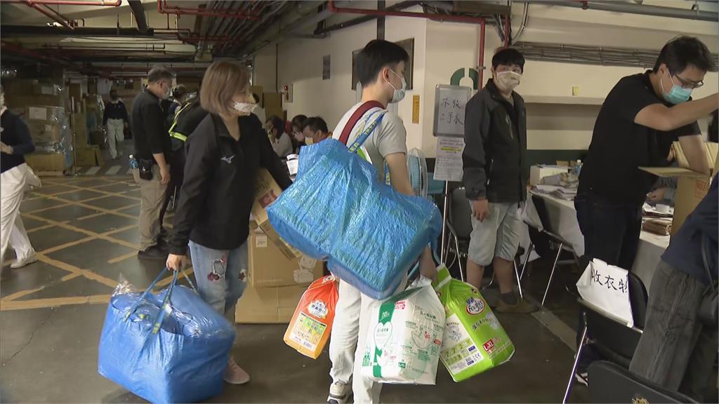 快新聞／援烏克蘭物資17:00截止！ 熱心民眾帶多箱餅乾、尿布助難民