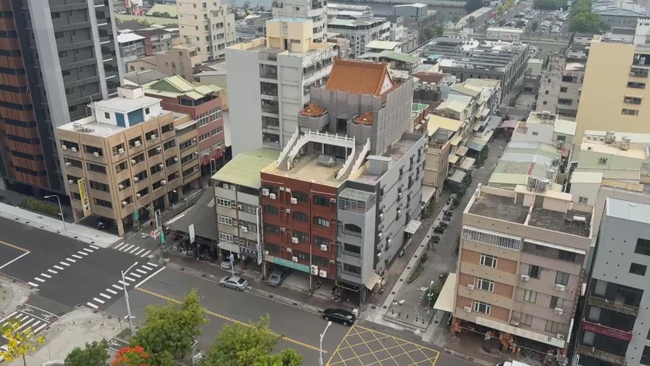 獨家／都市奇景！　「頂樓宮廟」蓋在透天厝五樓　頻遭檢舉將拆除