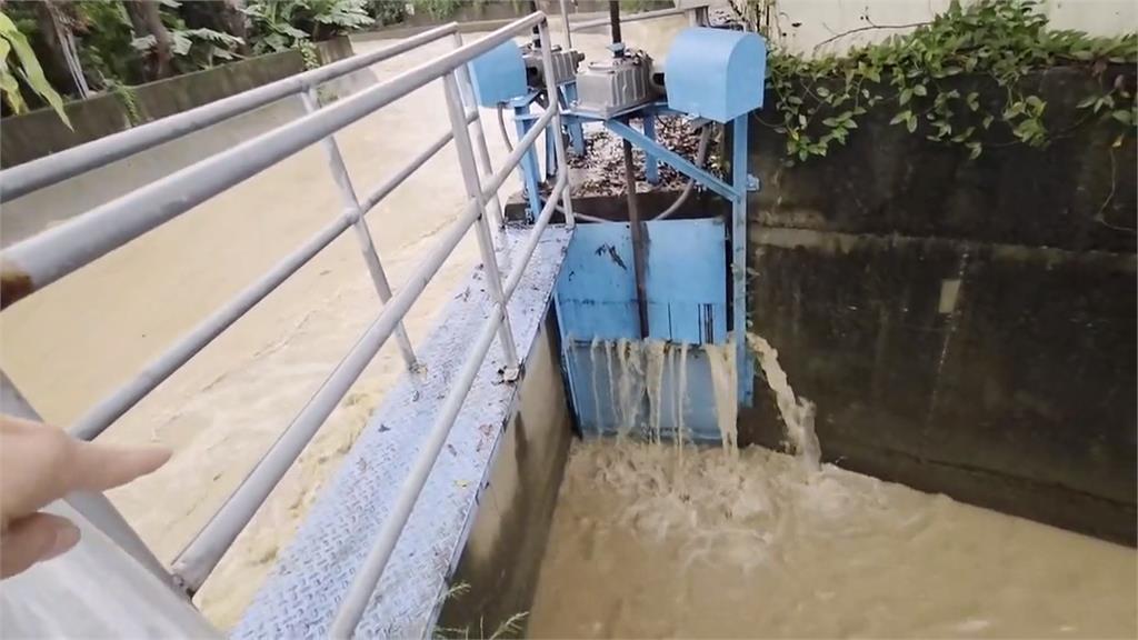 霧峰五福路淹水竟是水閘門沒關？　民代、民眾怒控是人禍！