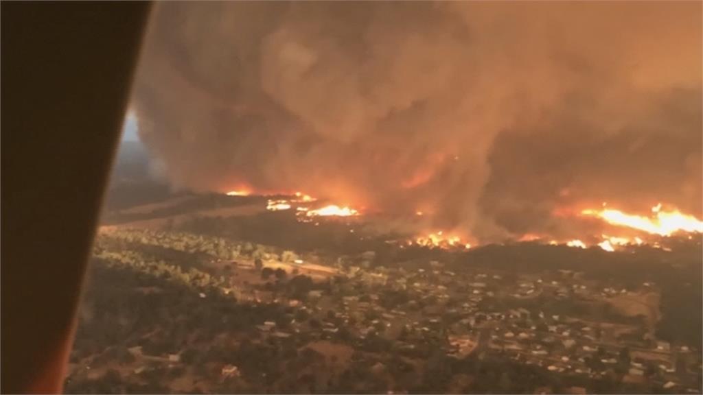 美國加州史上最大火龍捲 面積相當3座足球場
