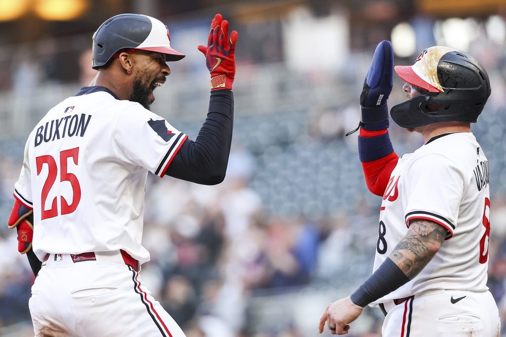 MLB(影)／479呎核爆＋飛撲美技！雙城黑鱒魚一人搞定勝利劇本！