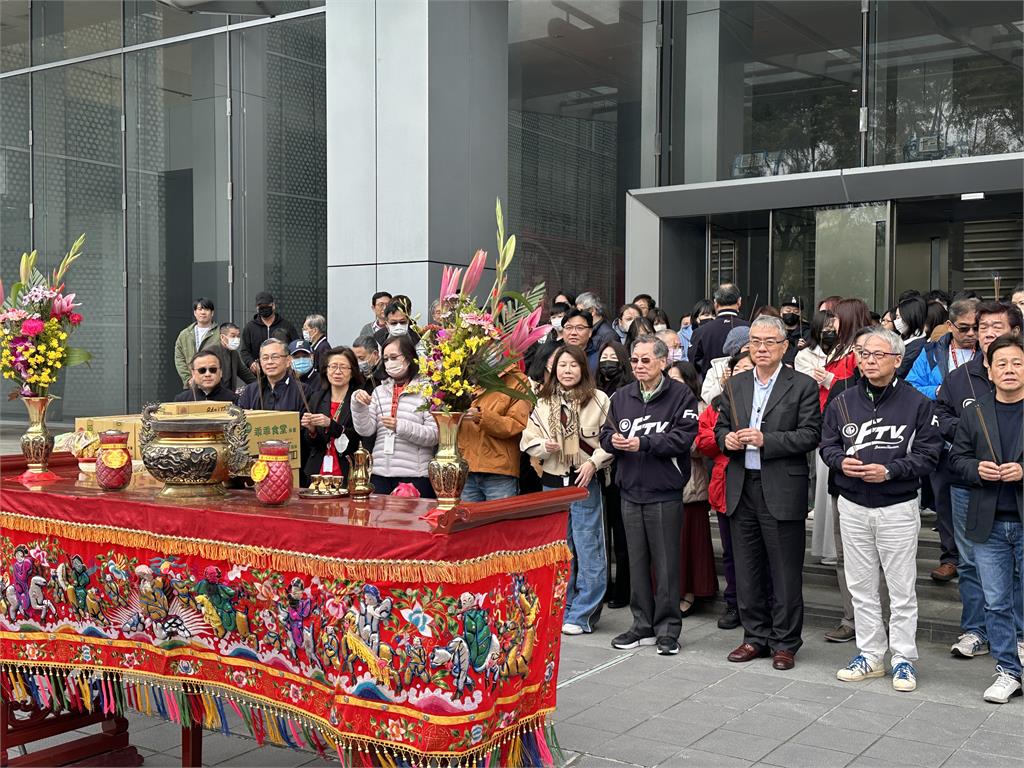 民視開工「發爐吉兆」金蛇迎新春！總經理廖季方曝目標　率全體員工展望未來
