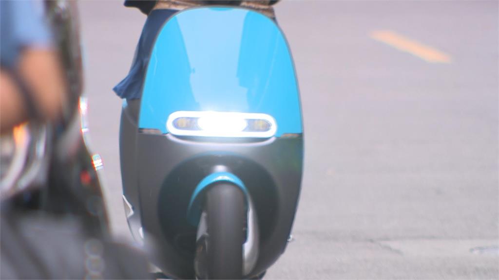 謝國樑送「4萬等級電動機車」　民眾：鮑魚換青菜　綠酸「免費」變補助