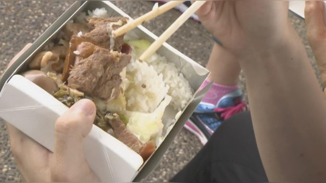 福隆便當「漲到90元」他驚：以前可吃2個！一票人搖頭曝1點：很划算