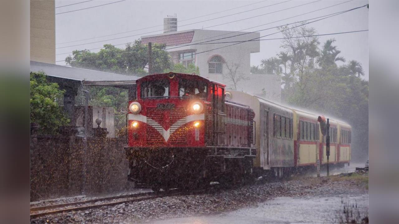 快新聞／「鳳凰」襲台　阿里山林鐵11至13日預警性停駛
