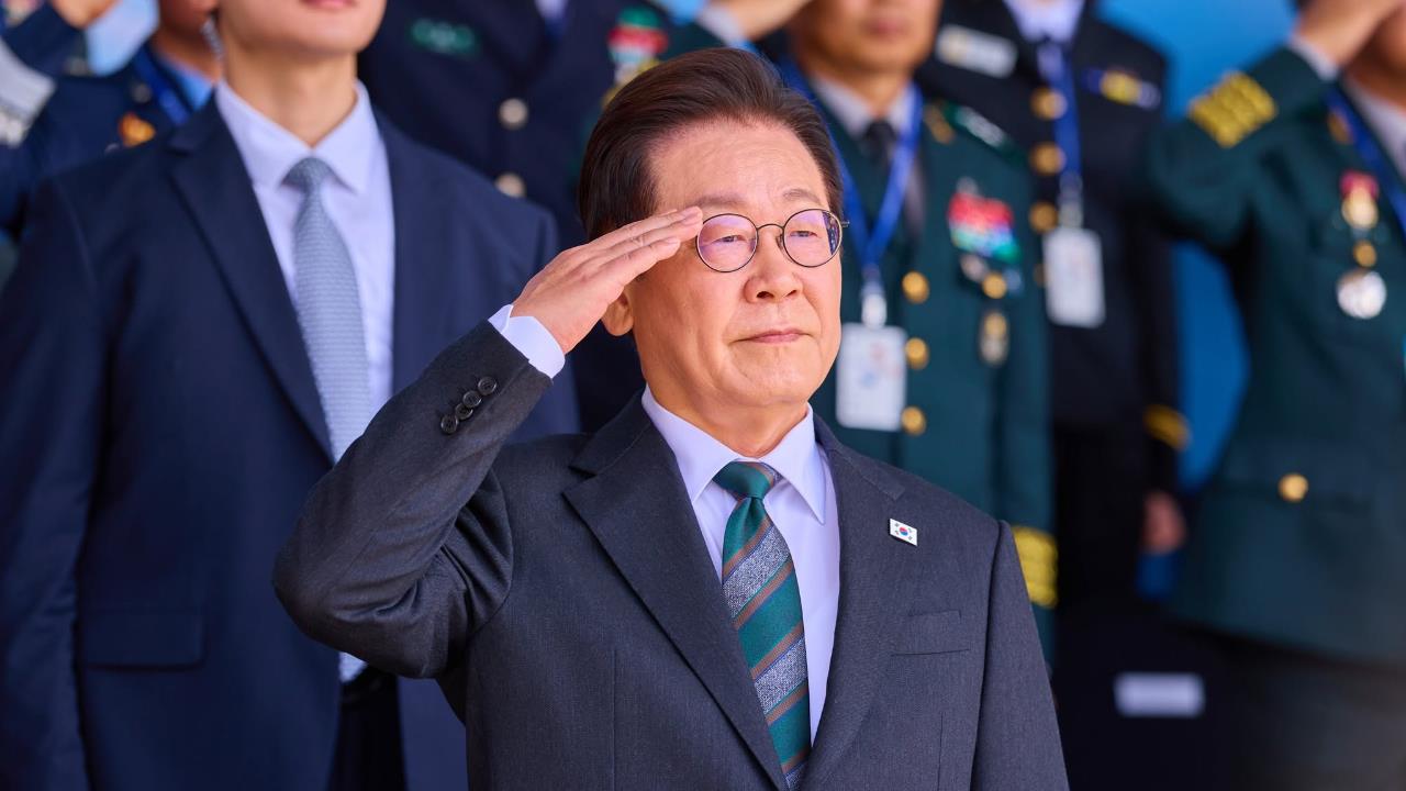 長官逼陪酒24次！南韓女消防員輕生亡「17人遭停職」李在明震怒承諾1事