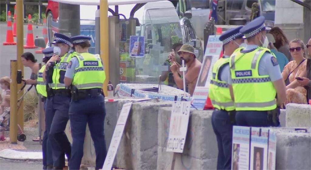 紐西蘭反防疫示威爆衝突　3警遭潑酸送醫