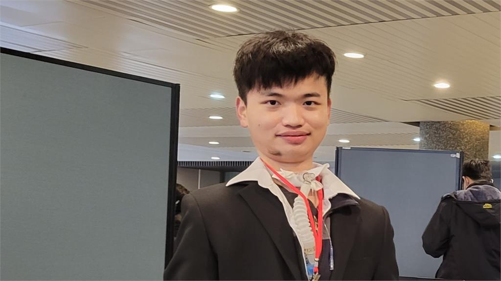生命不受限!長庚大學王紹丞戴呼吸器半工半讀 再奪總統教育獎