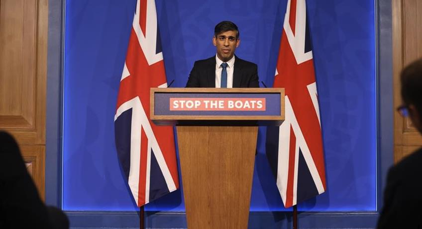 快新聞／偷渡問題未解！　英政府曝去年數據：近3萬移民搭乘小艇赴英國