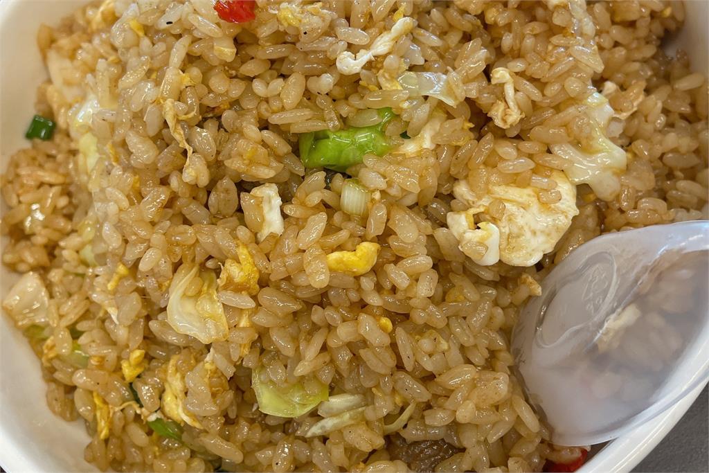 炒飯有「鍋氣」老饕都說讚！他卻疑惑：那到底是什麼…醫曝「恐怖真相」