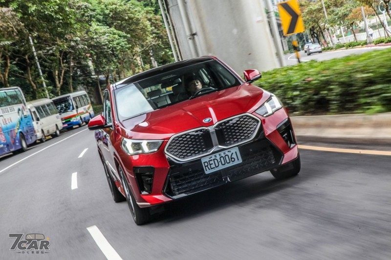 純電 M 跑旅夠不夠格？BMW iX2 xDrive30 M Sport (U10) 試駕
