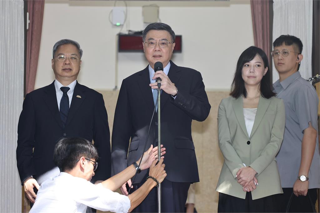 郭智輝傳肝部病變至台大就診　卓榮泰預告內閣改組5人以上