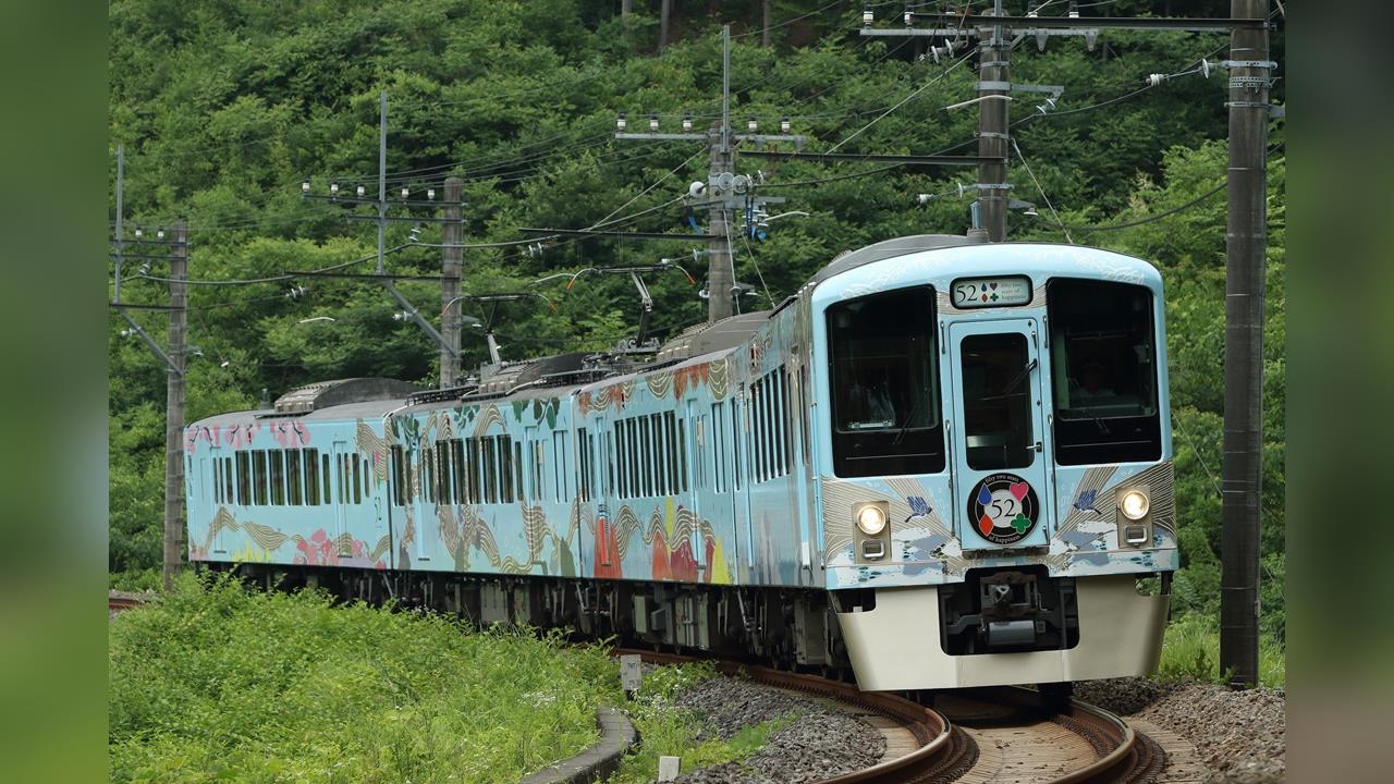 日本週末限定觀光列車 "52席的至福"賞美景.品嚐美食