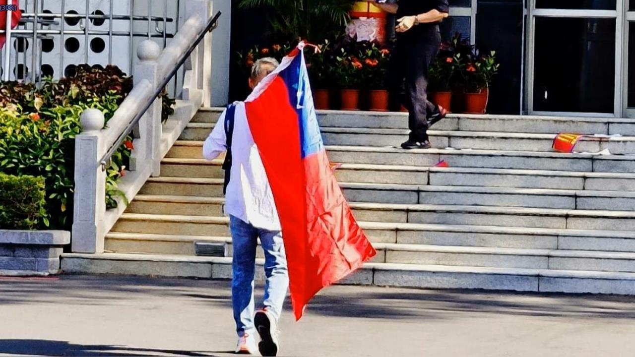 中國男闖金門縣府宣揚統一　　遭移民署驅逐出境