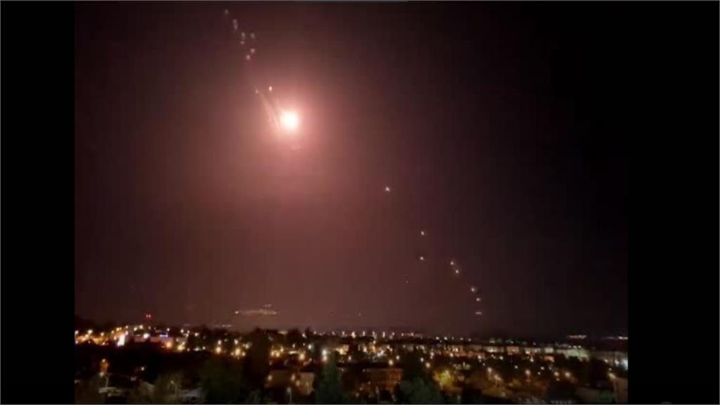 報復駐敘利亞使館遭攻擊 <em>伊朗</em>發動大量無人機攻擊以色列