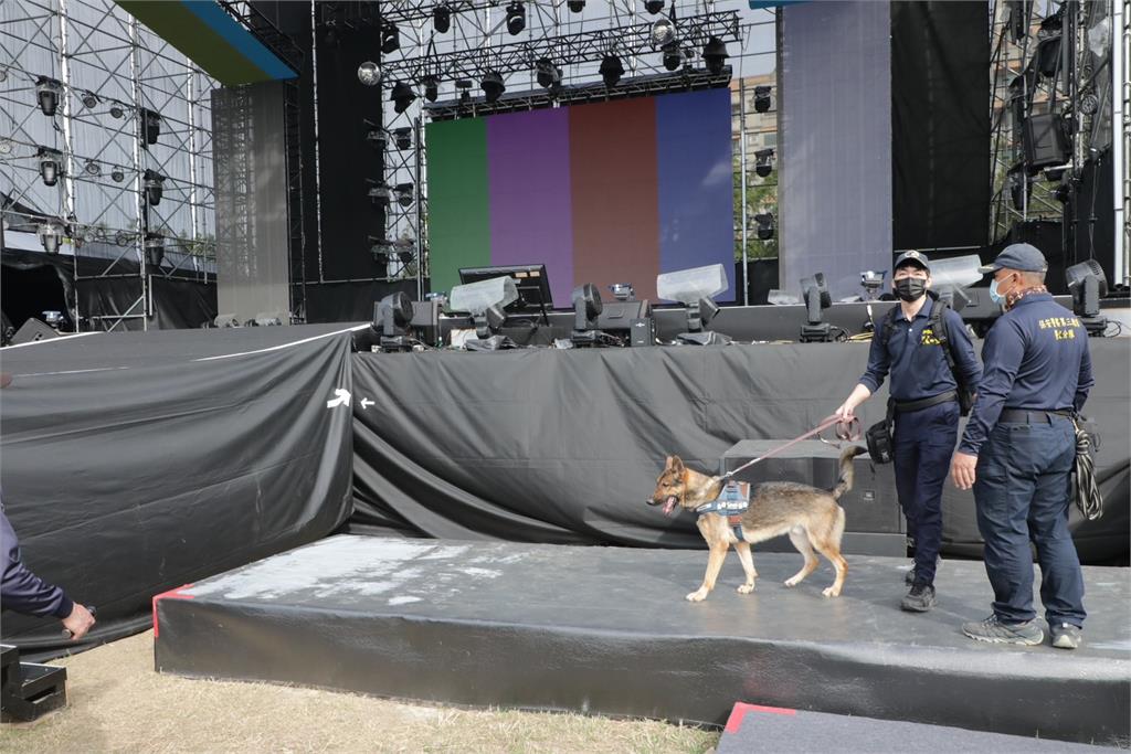 2025台南好young跨年登場 警犬出動維安