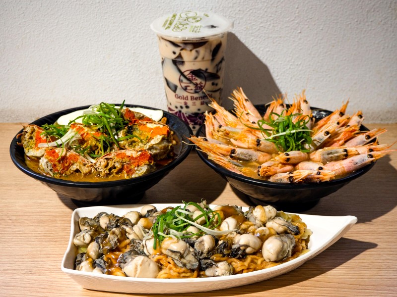 台南浮誇系美食｜爆量海鮮遇上鍋燒麵　你不可錯過的好滋味
