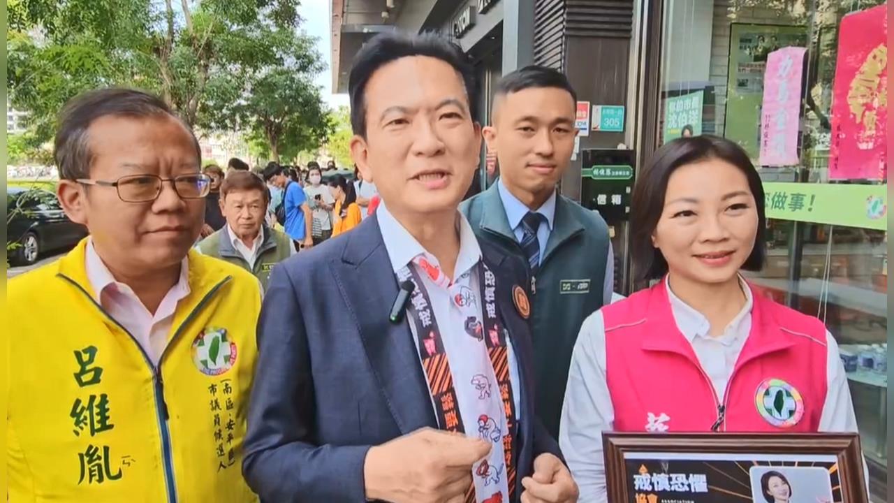 陳亭妃參加萬聖節活動與基層同樂 林俊憲發放"戒慎恐懼"限量飄帶