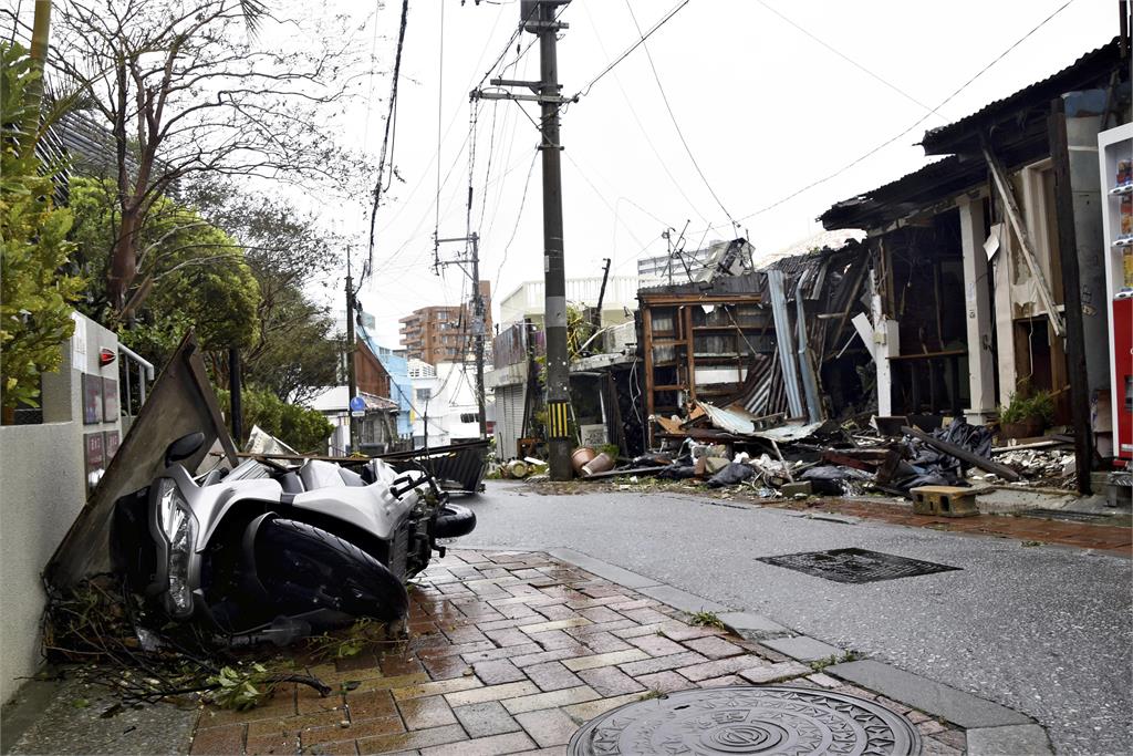 颱風卡努「髮夾彎」重返沖繩　多地雨量破紀錄！下步恐登陸九州