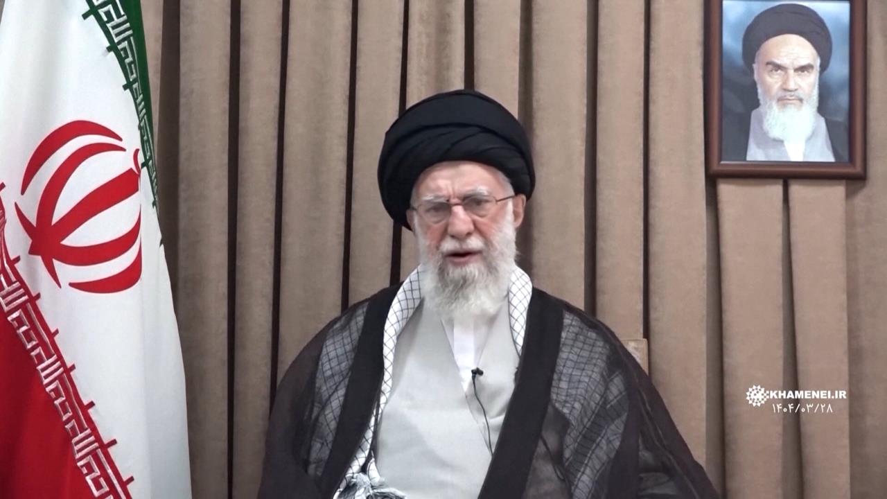 86歲哈米尼遭斬首！　神權統治近40年生涯落幕