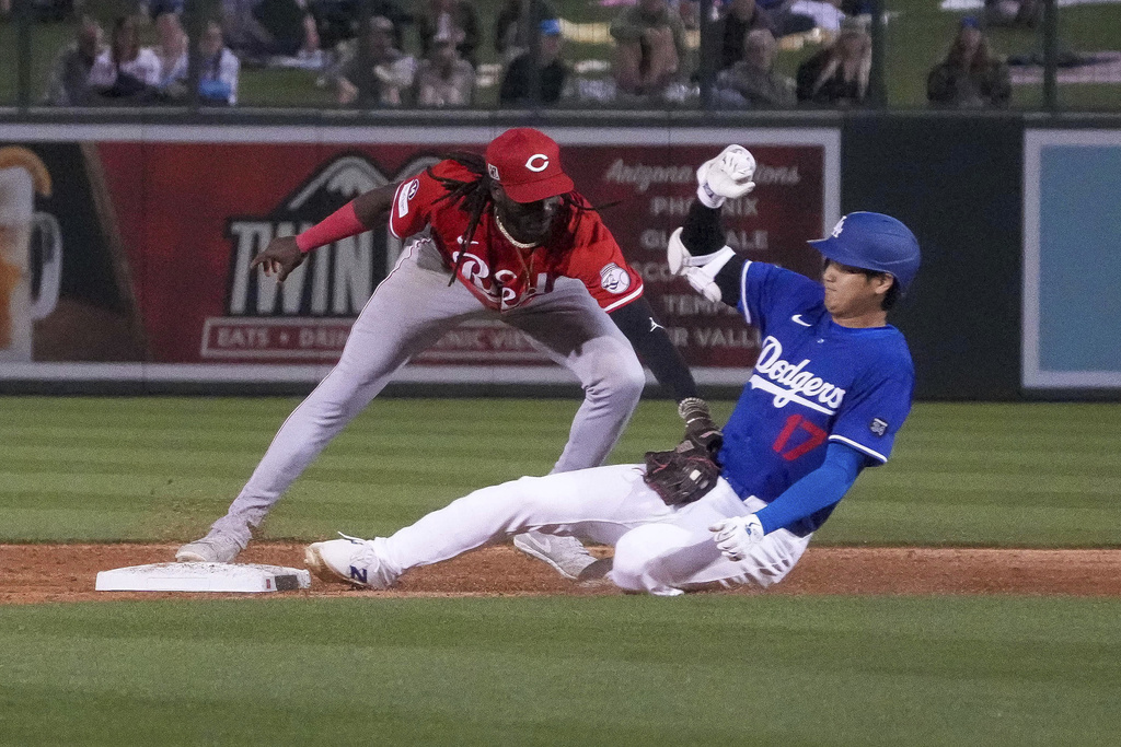 MLB(影)／世界大賽摔怕了？大谷春訓新滑壘姿勢保護肩膀　網：好像在慢跑