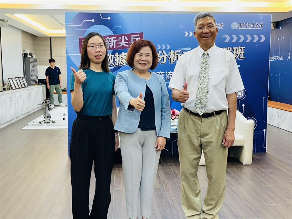 桃竹苗分署職訓培育AI人才　獲勞動部長許銘春肯定