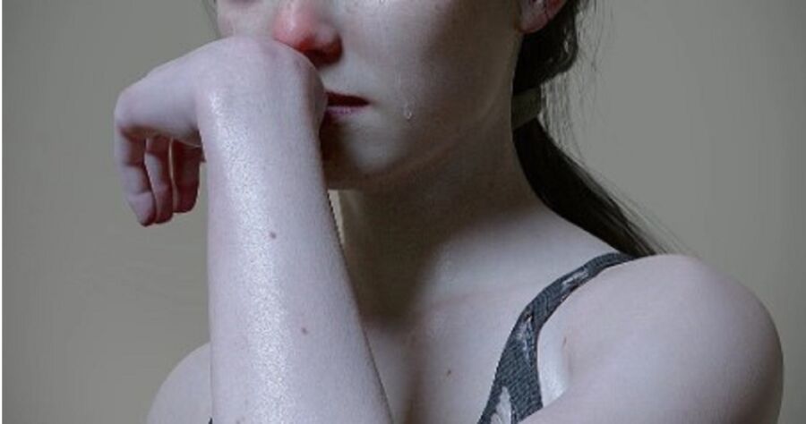 人妻被騙嚴重卡到陰！宮主鎖門「伸手掐奶、撫摸下體」　喊：這是驅邪穴道