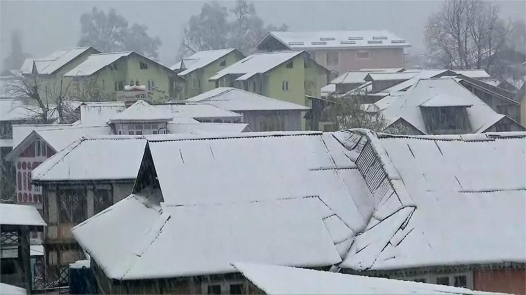 印度北部突下暴雪 首都新德里空污危險等級