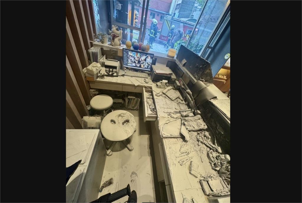 櫃台潑汽油縱火　雨衣變裝竟是女員工怨老闆管太嚴