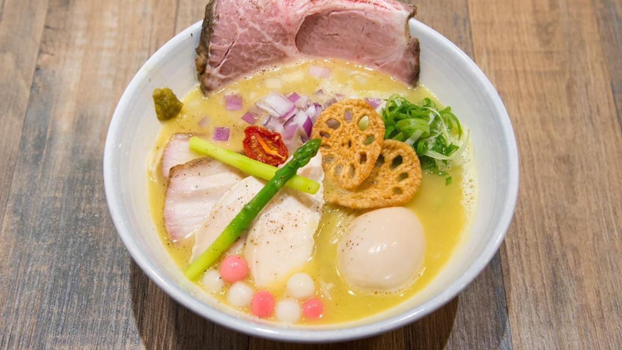 知名拉麵店遭爆「湯頭用化學調味」！店家怒發聲明嗆「毁謗」：肉味無法取代