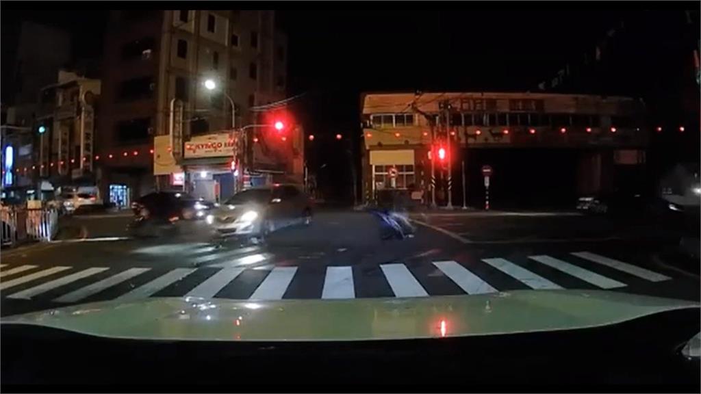 左轉轉飛直行機車　小客車肇事逃逸