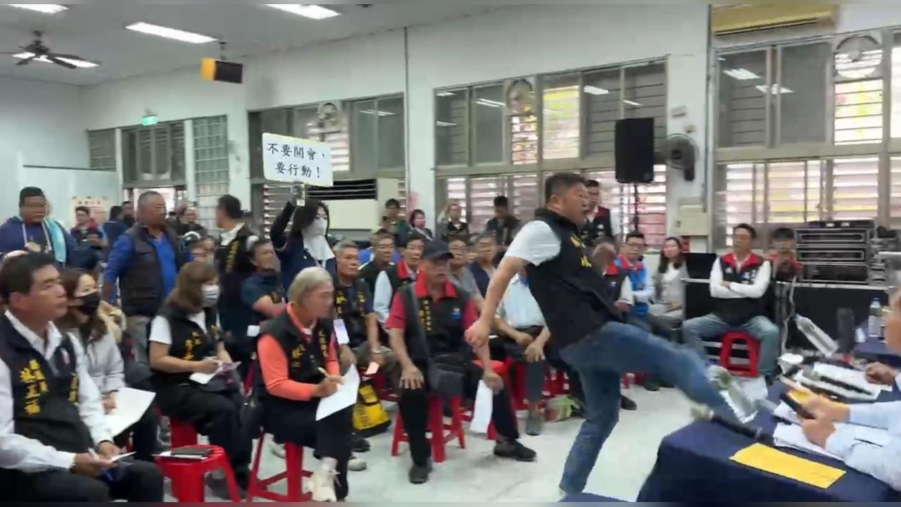 快新聞／為花蓮鄉親出氣！踹傅崐萁桌子被起訴　張峻：爭取災民最基本發言權