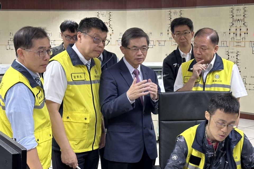 快新聞／交通部長李孟諺視察台鐵行控中心　盼台鐵持續提升運輸效能