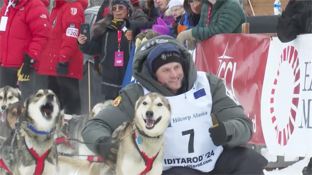 再創紀錄！阿拉斯加狗拉雪橇比賽　37歲老手六度奪冠