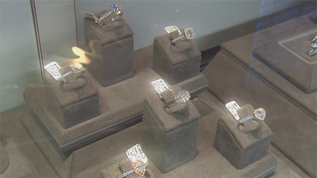 裸鑽價跌至一年新低　珠寶公司預測「有求婚潮」