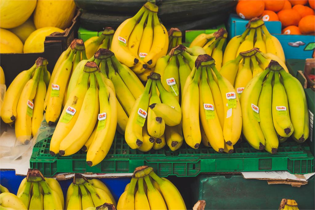 香蕉怎麼選？超實用「色級卡」7種熟度、營養一次看　這些千萬別吃！