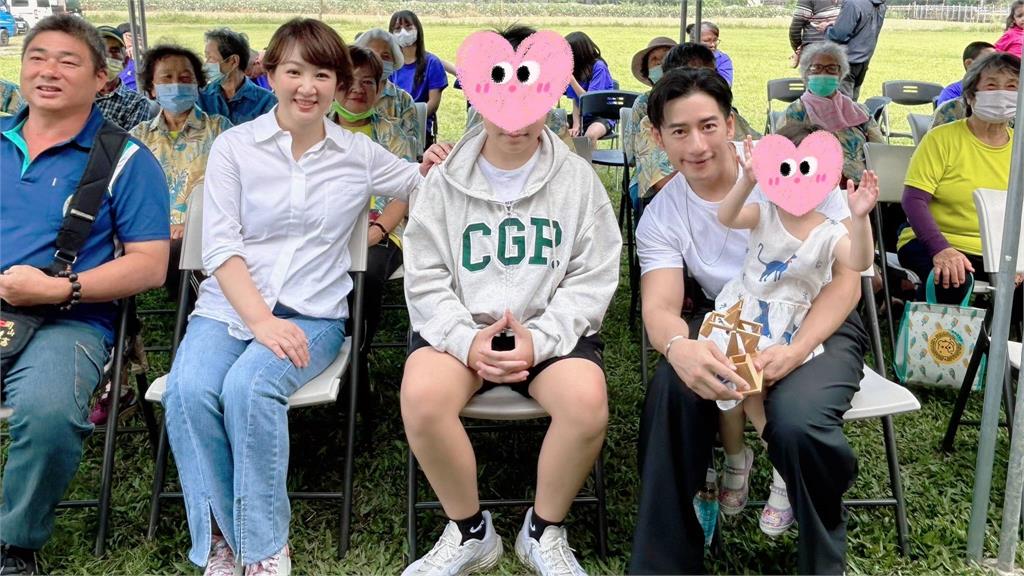 郁方送暖不讓好友賈永婕專美於前！16歲兒與周孝安3歲女首曝光齊傳愛到屏東